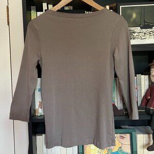 Boat neck 3/4 sleeve taupee t-shirt